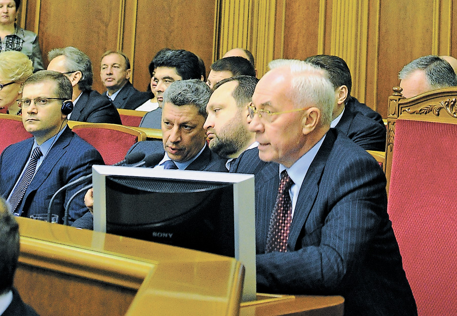 Уряд переконує, що не відмовляється від співпраці з ЄС. Фото Oлега МAРКЕВИЧA