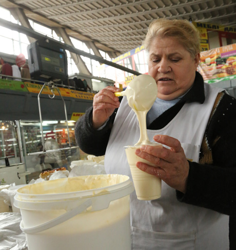 Усі тари з молочними продуктами  повинні бути щільно закриті