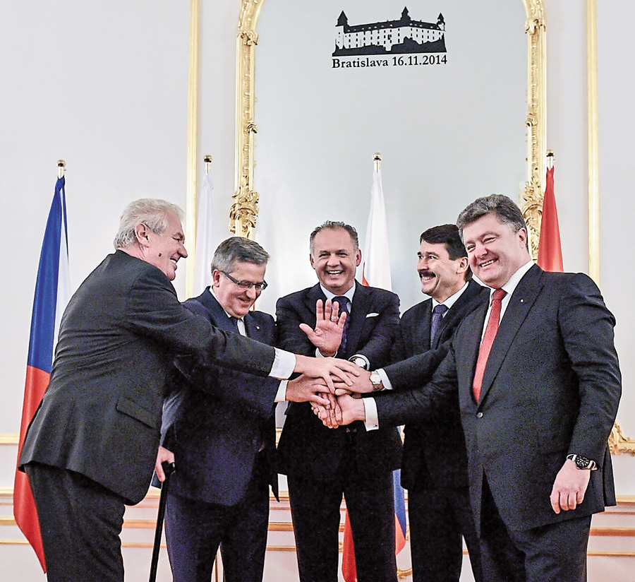 Глави Вишеградської групи: Мілош Земан, Броніслав Коморовський, Андрей Кіска,  Янош Адер (зліва направо) допоможуть нам з реформами. Фото Миколи ЛAЗAРЕНКA