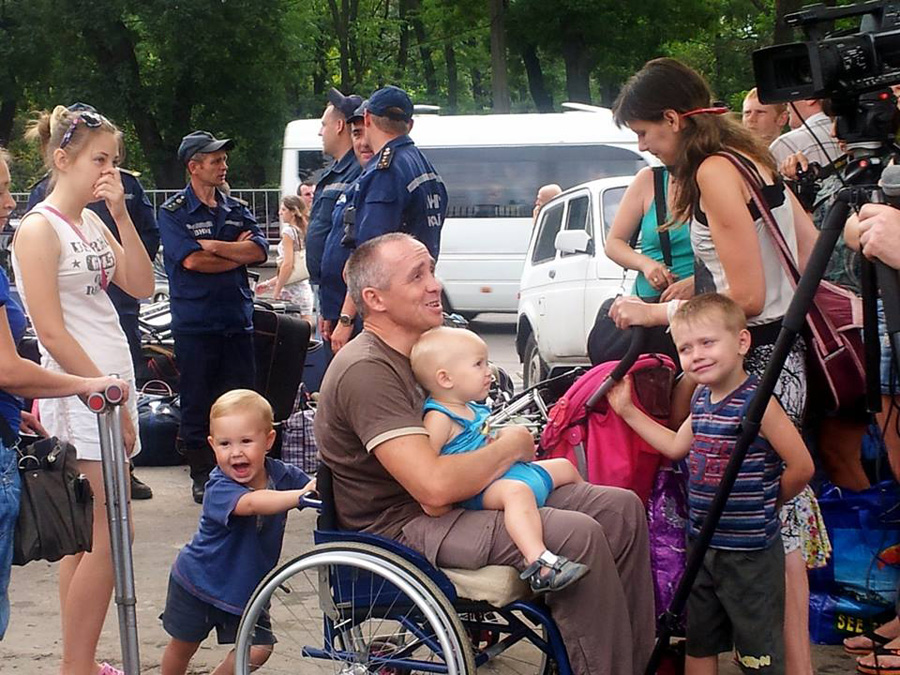 Переселенці на Одещині: головне, що дітям вже нічого не загрожує. Фото зі сторінки fascebook.com Катерини НОЖЕВНІКОВОЇ