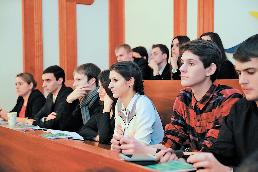 За новим законом університети передовсім звітуватимуть перед студентами, а не перед міністерством. Фото Oлександра ЛЕПЕТУХИ 