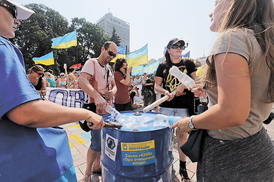 Молодь виступає за чесних посадовців. Фото Oлександра ЛЕПЕТУХИ