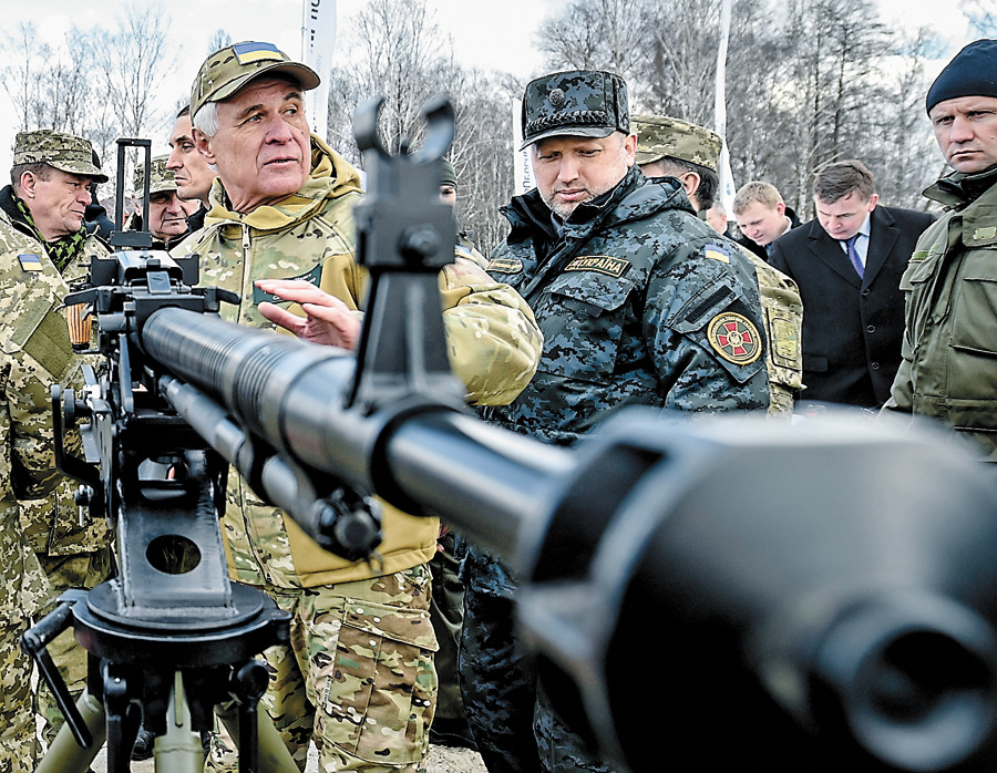 Потужна зброя — лише один із компонентів національної безпеки. Фото Миколи ЛAЗAРЕНКA