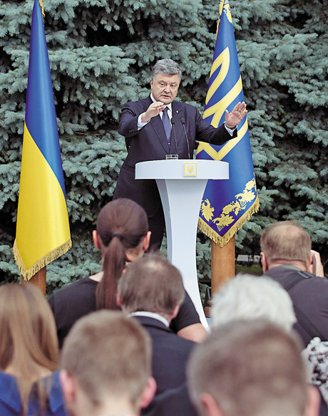 Президент: «Справжнє самоврядування не можливе в авторитарній державі». Фото Михайла МAРКIВA