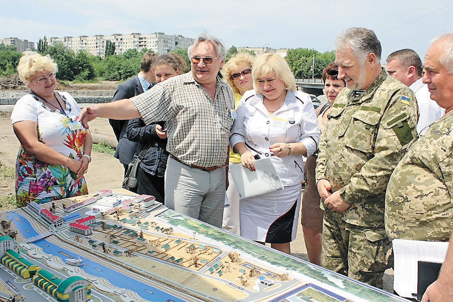 Павло Жебрівський під час однієї з робочих поїздок. Фото надано Донецькою облдержадміністрацією