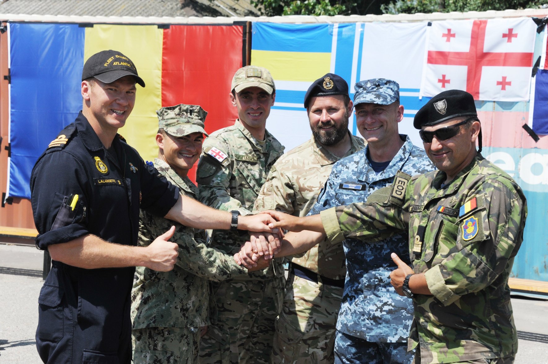 Нові для українських військовослужбовців сержантські звання давно прижилися в арміях інших країн. Фото УНIAН