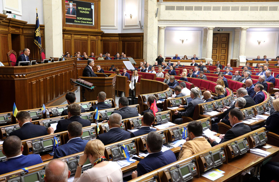 Петро Порошенко закликає суспільство берегти свою Батьківщину. Фото з офіційного інтернет-представництва Президента України