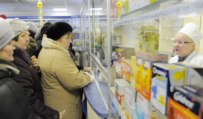 Якщо ліньки звернутися до лікаря по рецепт, тоді треба відкривати гаманець. Фото Володимира ЗАЇКИ