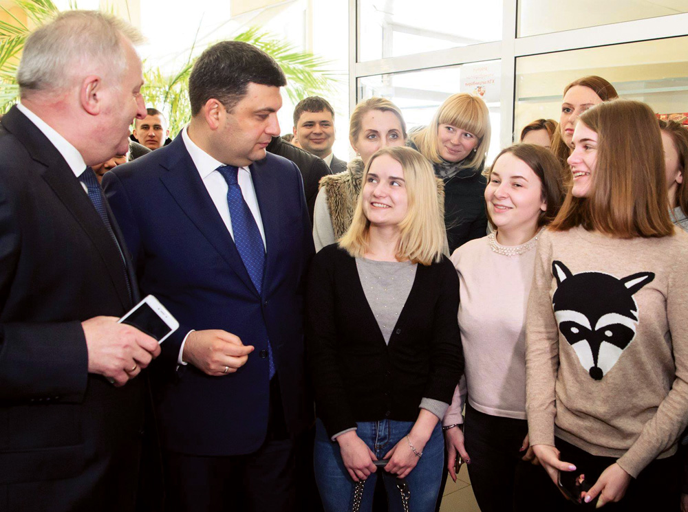 Під час візиту до СНАУ Прем’єр-міністра Володимира Гройсмана. Фото надав автор