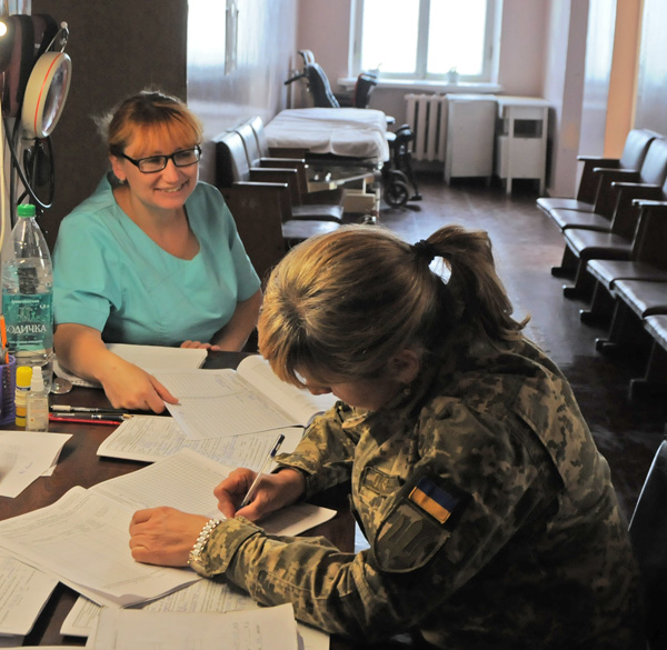 Хірургічне відділення одне з найскладніших у госпіталі, тож служать тут найдосвідченіші, серед них працівники середнього медичного персоналу