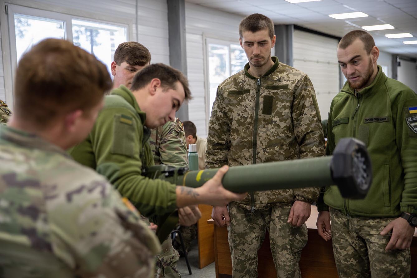 Влада вирішила збільшувати фінансування зарплат військовим, Територіальної оборони, програм розвитку й розроблення сучасного озброєння. Фото з сайту facebook.com/InternationalPSCentre