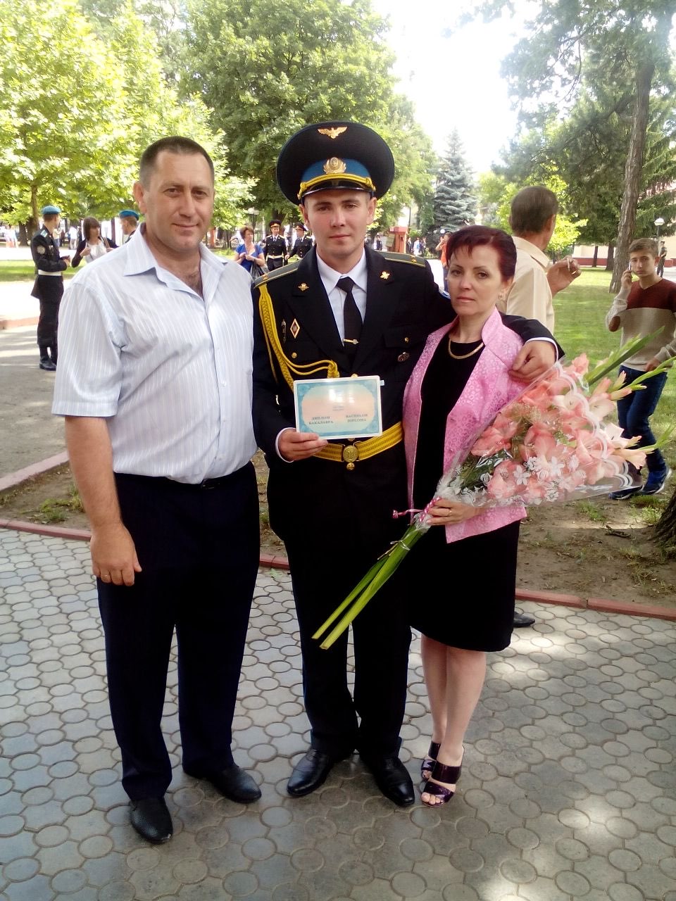 Випуск 2014. Попереду у родини чимало випробувань. Фото із сімейного архіву родини ДЯЧЕНКІВ