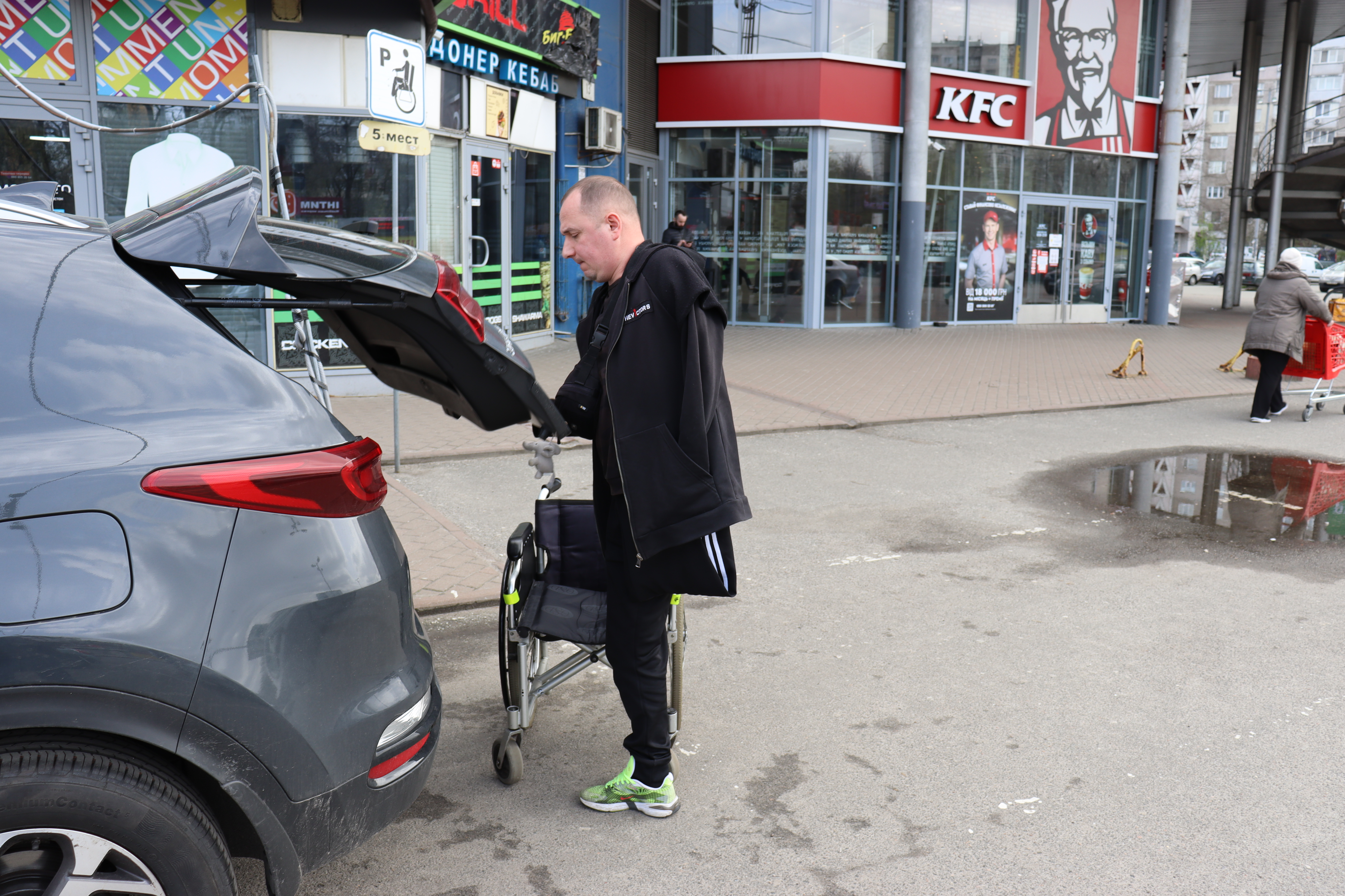 Киянин Сергій Храпко доводить, що протезовані люди — повноцінні члени нашого суспільства, ще й зі спортивними заслугами. Фото з сайту e-forest.gov.ua