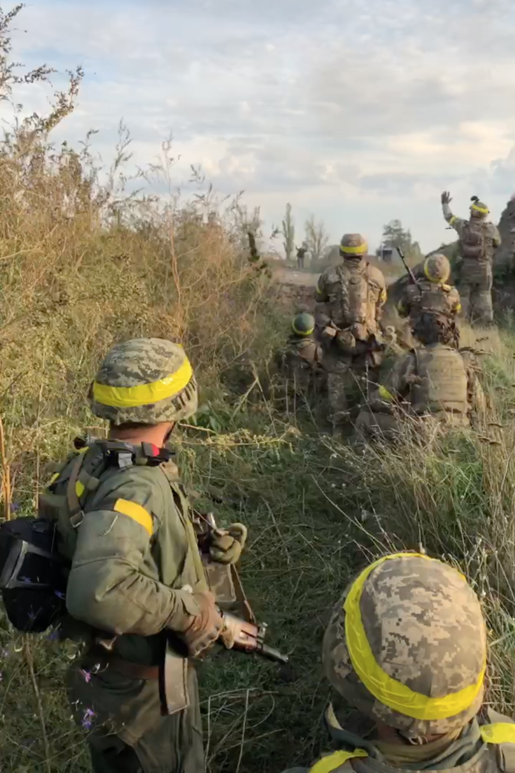 Розвідник 60 бригади на псевдо «Федя» родом з Херсонщини. Його рідне село окуповане нині росіянами, і він разом з побратимами дав слово обов’язково його визволити