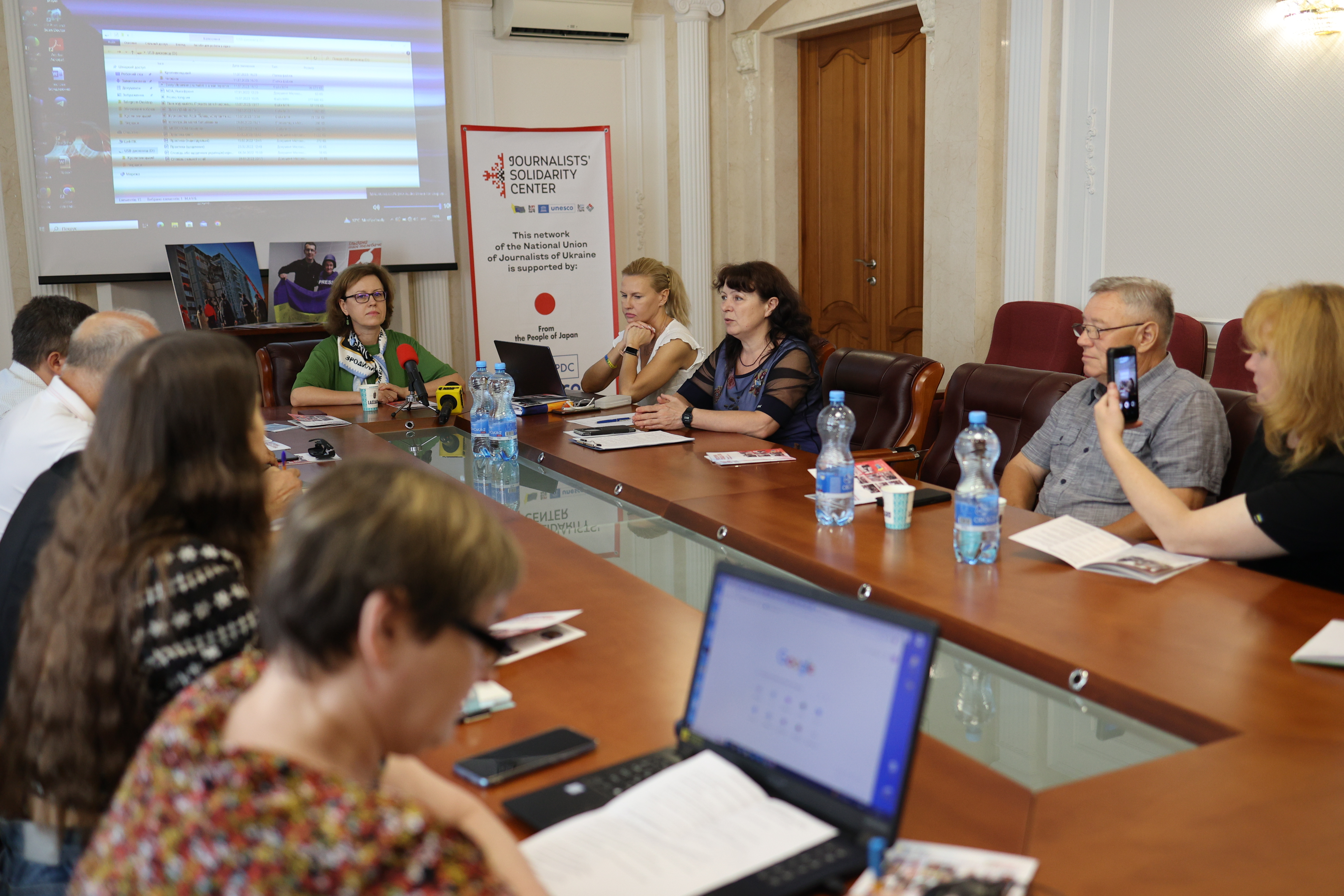 Ліна Кущ переконана, що слід фіксувати те, що робить війна з нашими колегами. Фото Ігоря ЄФІМОВА