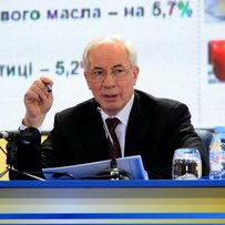 Прем'єр-міністр Микола Азаров:  "Аби не газова знижка у сто доларів, Україна була б банкрутом, і ми б зараз не говорили про здобутки"    