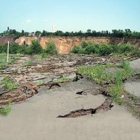 Білі плями підземних порожнеч