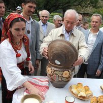 Пирогів: віджнивували й весілля відгуляли