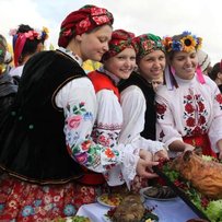 Справжніх любителів сала  нагодували у Миргороді