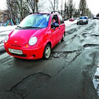 Наші дороги — ями, нерви та водійські тривоги