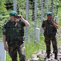 Підозрілих людей в Україну не пускають