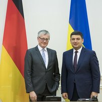 Прем’єр-міністр мріє про самодостатні громади