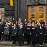 Люди вірять у свою армію та державу