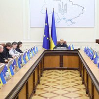 Уряд допомагає  всім, хто цього потребує