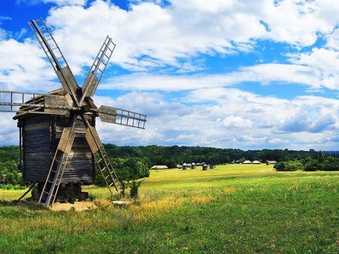 Музей народної архітектури у селі Пирогів — аерозйомка УНН